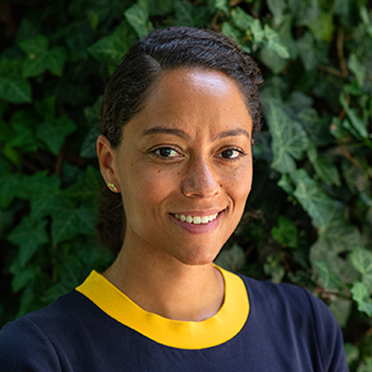 About Photo Sq Leana Cabral